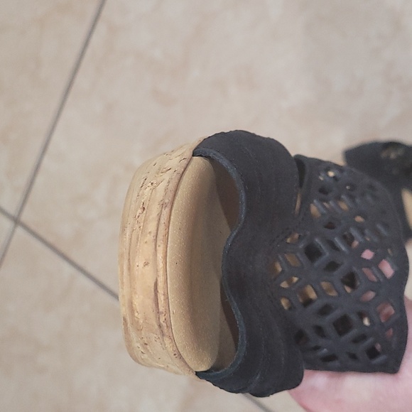 Spring Step black wedges size 36 excellent used condition - Picture 6 of 6